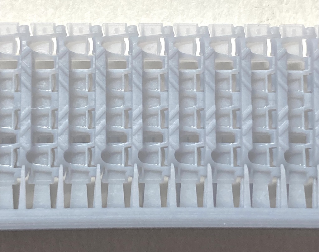 CM-081S 1/48 パンター用連結済み可動履帯