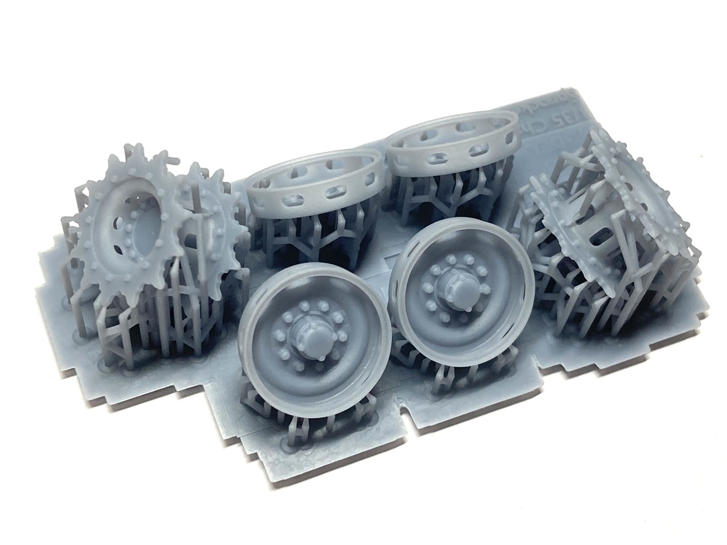 CM-107 1/35 M24チャーフィー用起動輪・誘導輪