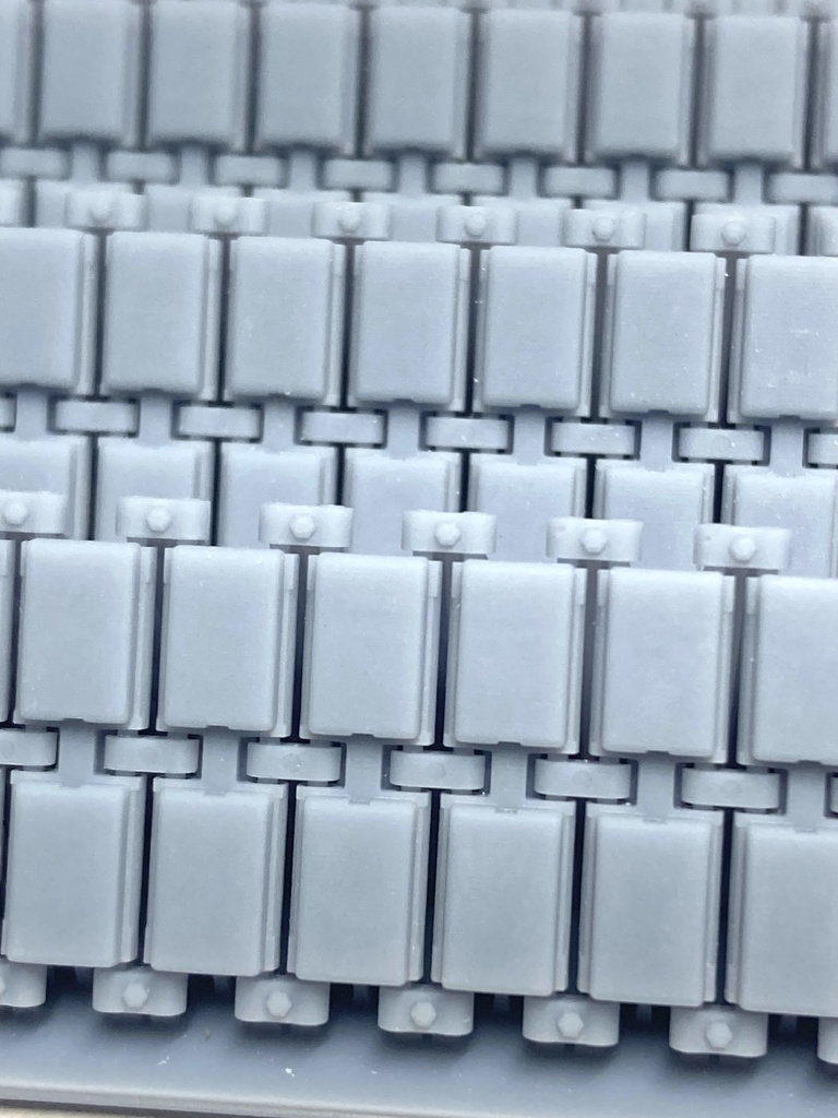 CM-135 1/35 レオパルト2用連結済み可動履帯