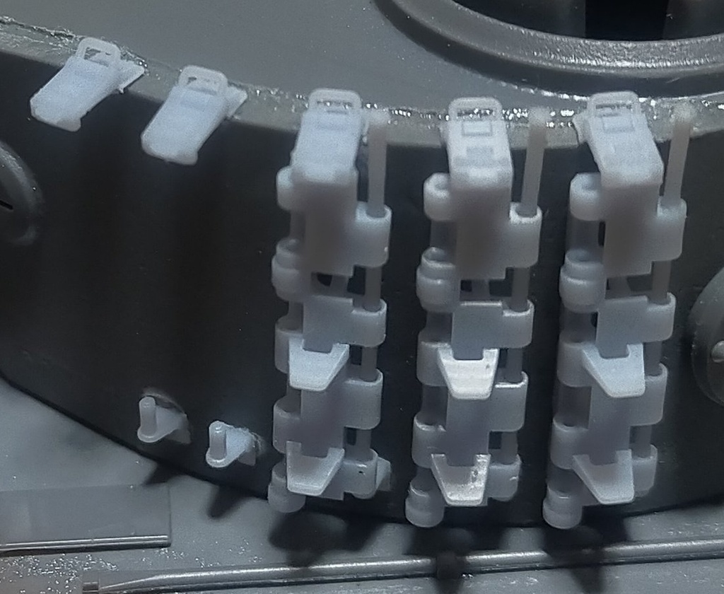 CM-214 1/35 ティーガーⅠ用予備履帯ホルダーセット