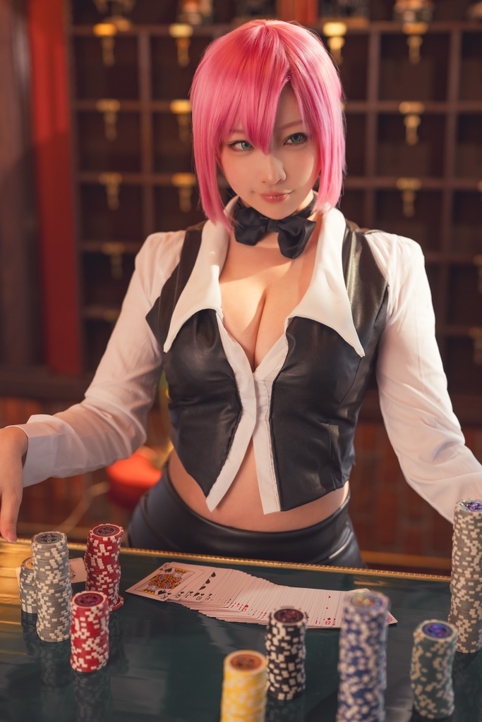 【新刊】Rio写真集「QUEEN'S BET」