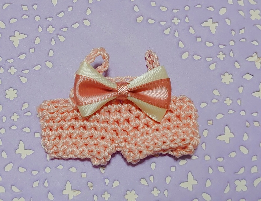 リボン付きかぎ編みサロペ