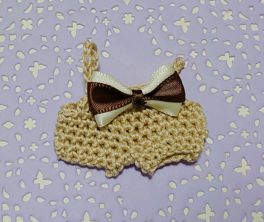 リボン付きかぎ編みサロペ