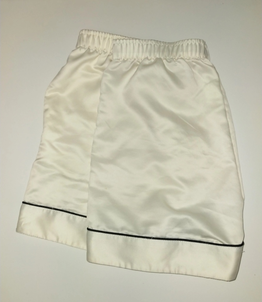 サテンパジャマレッグウォーマー