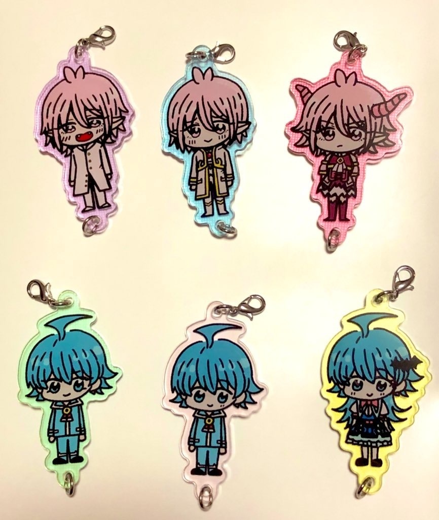 アズイル繋がるアクキー