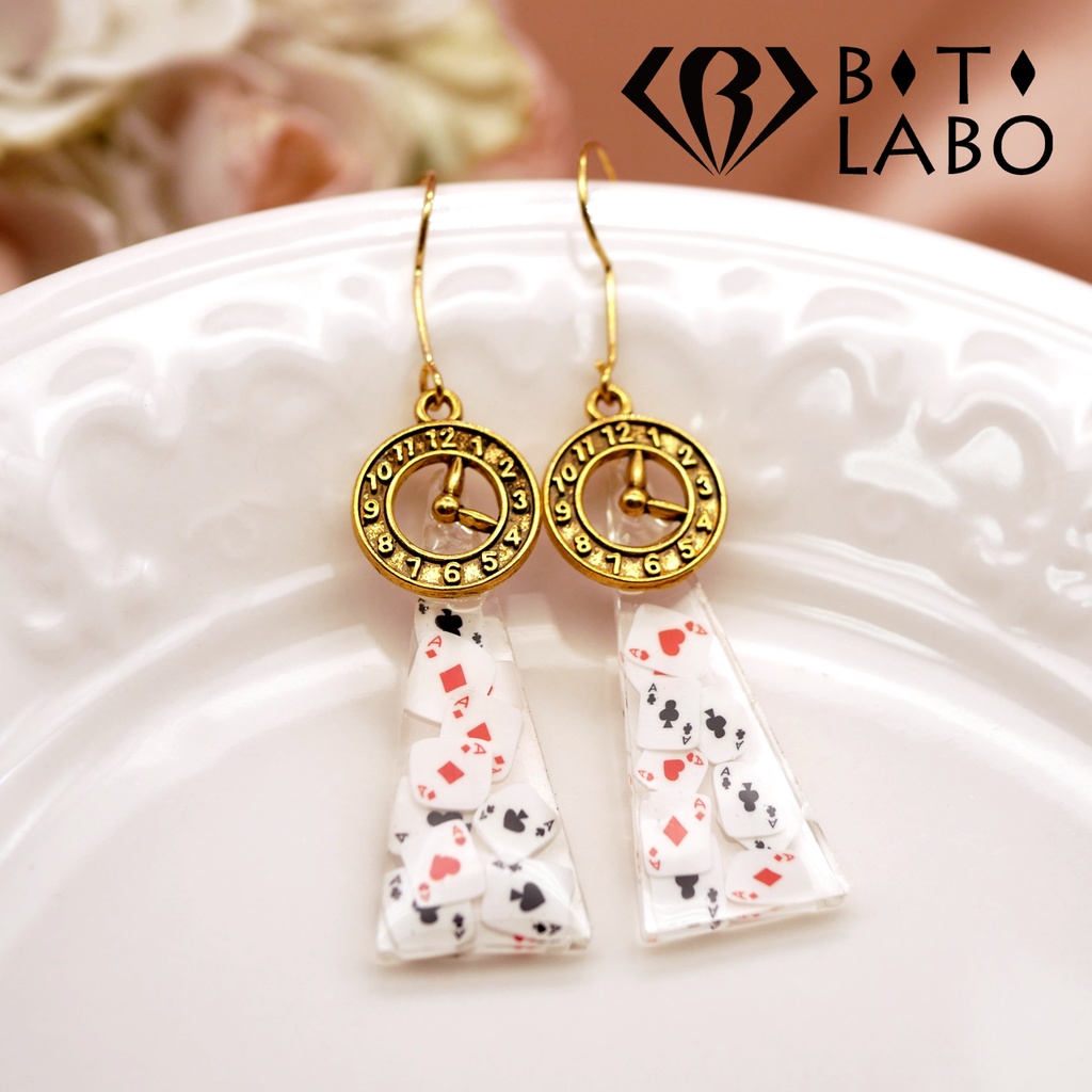 トランプと時計のピアス不思議の国のアリス風