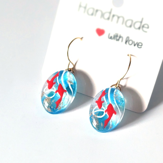 水面たゆたう金魚のフックピアス 和 涼 夏