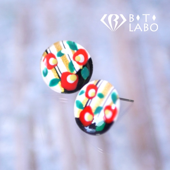 椿のピアス 和モダン