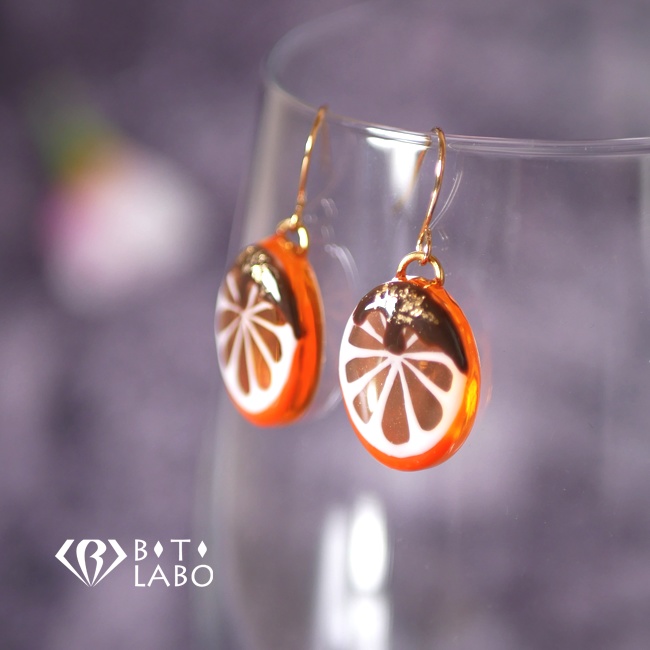 チョコがけオレンジのフックピアス・イヤリング