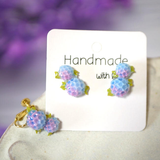 うるつやグラデーションの紫陽花スタッドピアス・イヤリング