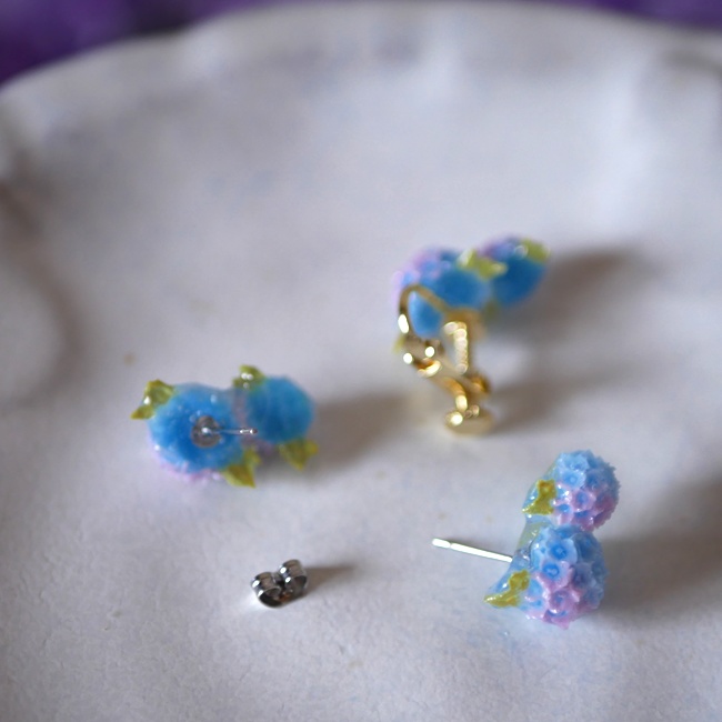 うるつやグラデーションの紫陽花スタッドピアス・イヤリング