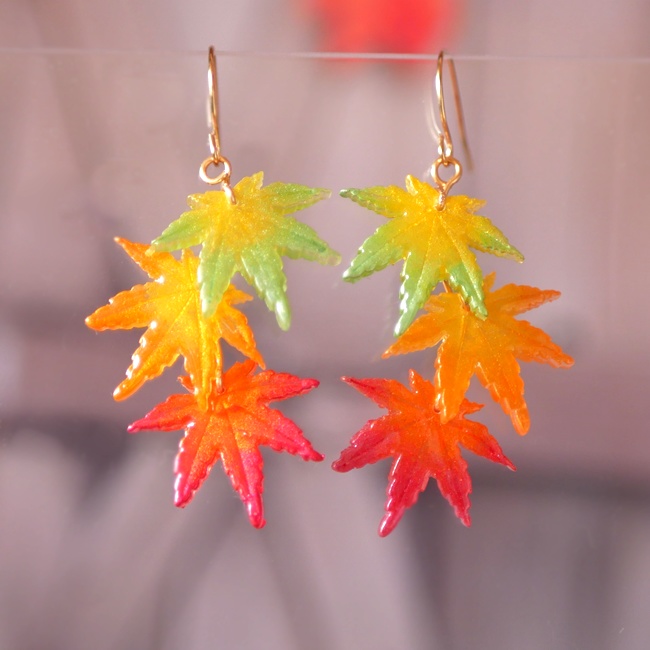 紅葉の三連グラデーションピアス・イヤリング