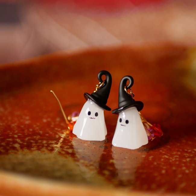 ハロウィン!魔女帽子のおめかしオバケのピアス・イヤリング