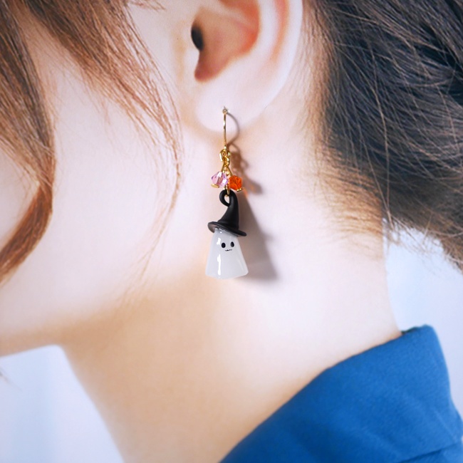 ハロウィン!魔女帽子のおめかしオバケのピアス・イヤリング