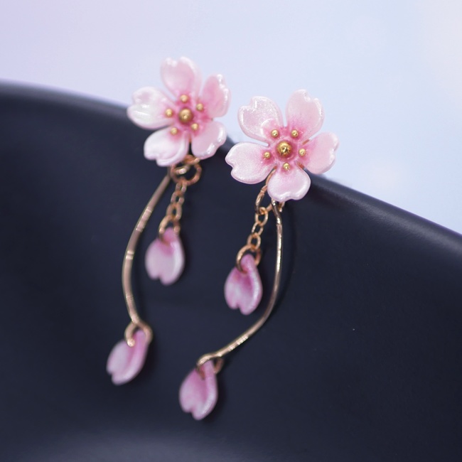 ひと粒桜とひらり花びらピアス・イヤリング 3way