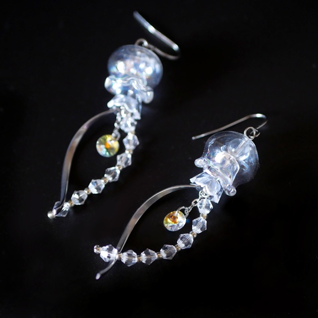 ガラスのクラゲオーロラフレアピアス シルバー