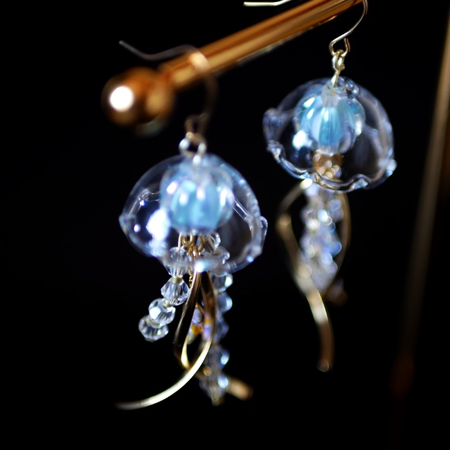 ガラスのクラゲシャンデリアピアス・イヤリング ゴールド