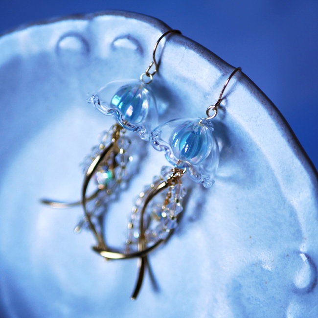 ガラスのクラゲシャンデリアピアス・イヤリング ゴールド