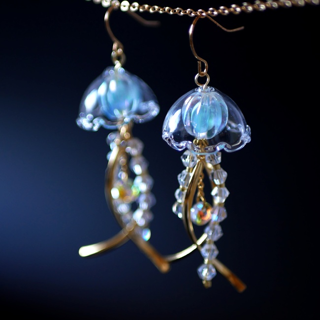 ガラスのクラゲシャンデリアピアス・イヤリング ゴールド