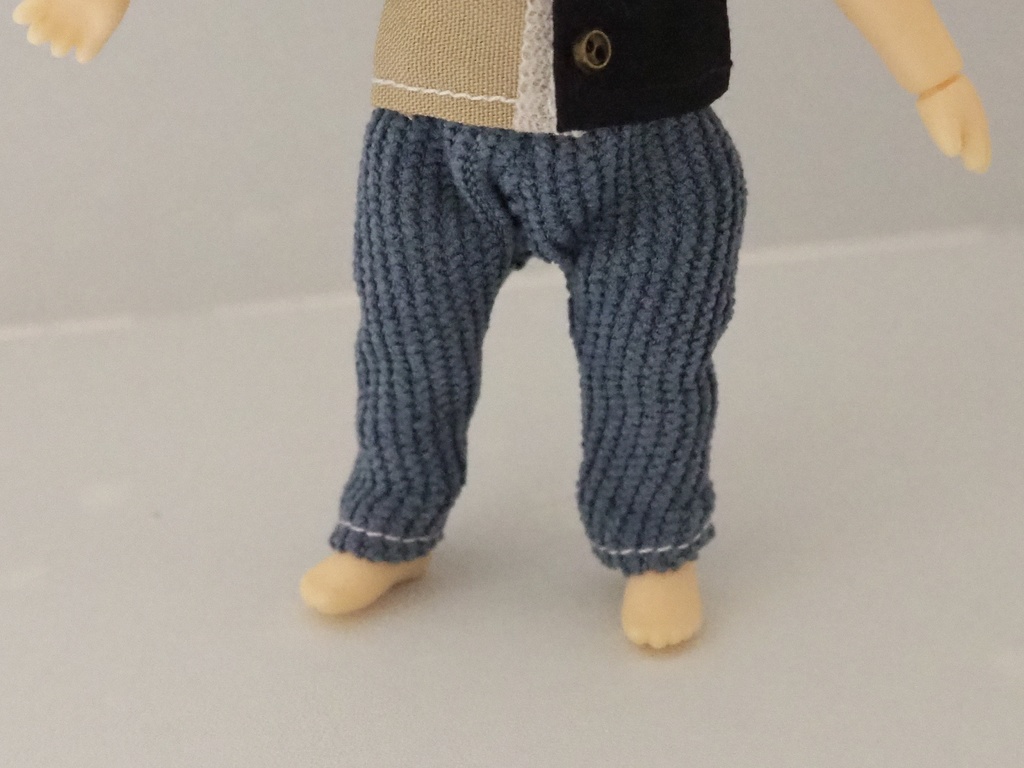 シンプルスリムパンツ　コーデュロイ　ねんどろいどどーる