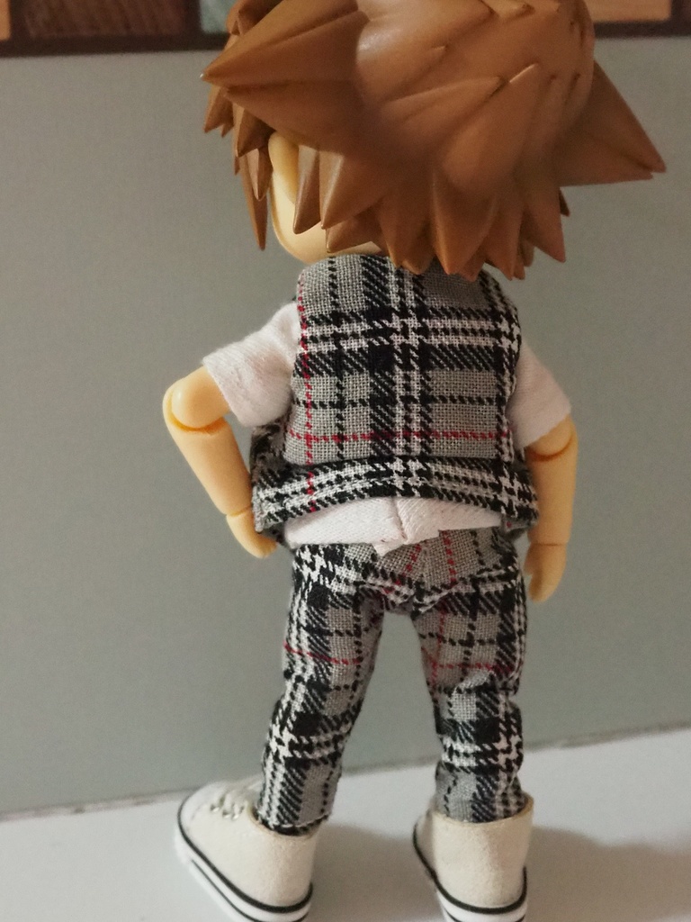 ドール用 チェック柄ジレ 白Tシャツ付き