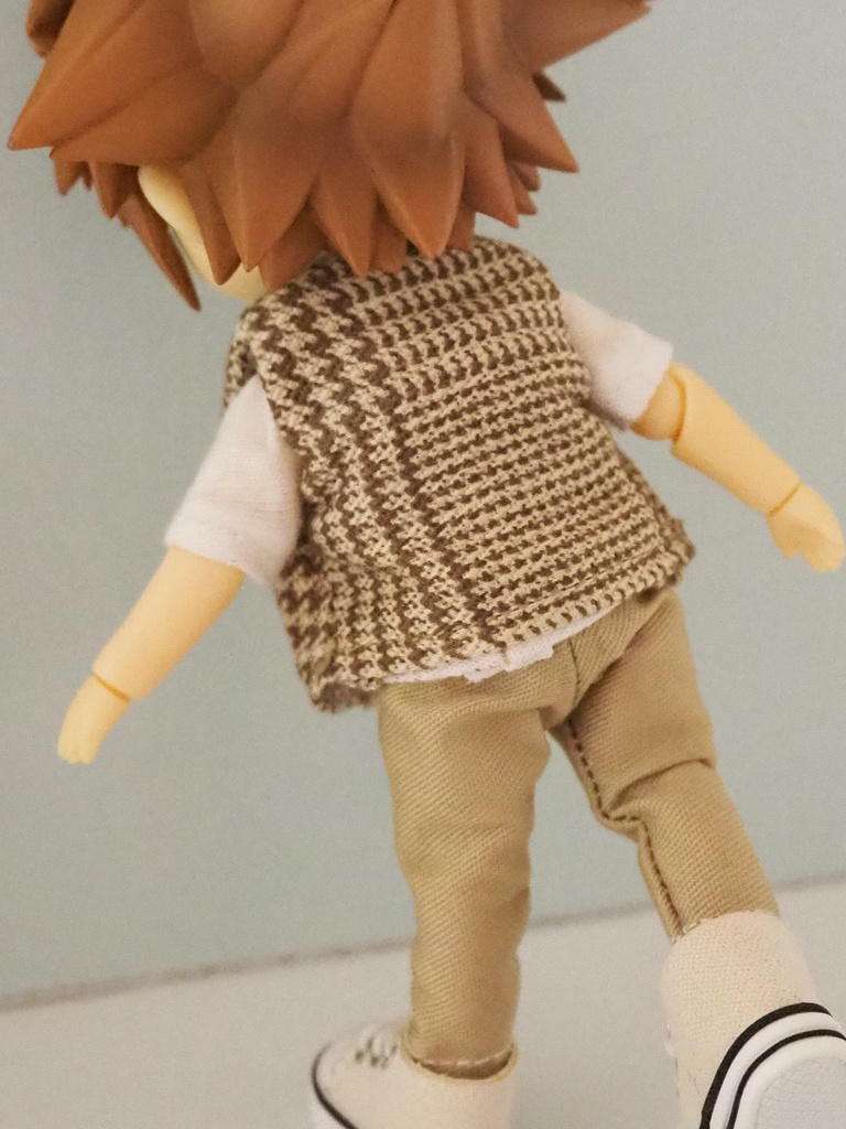 ドール用 チェック柄ジレ 白Tシャツ付き