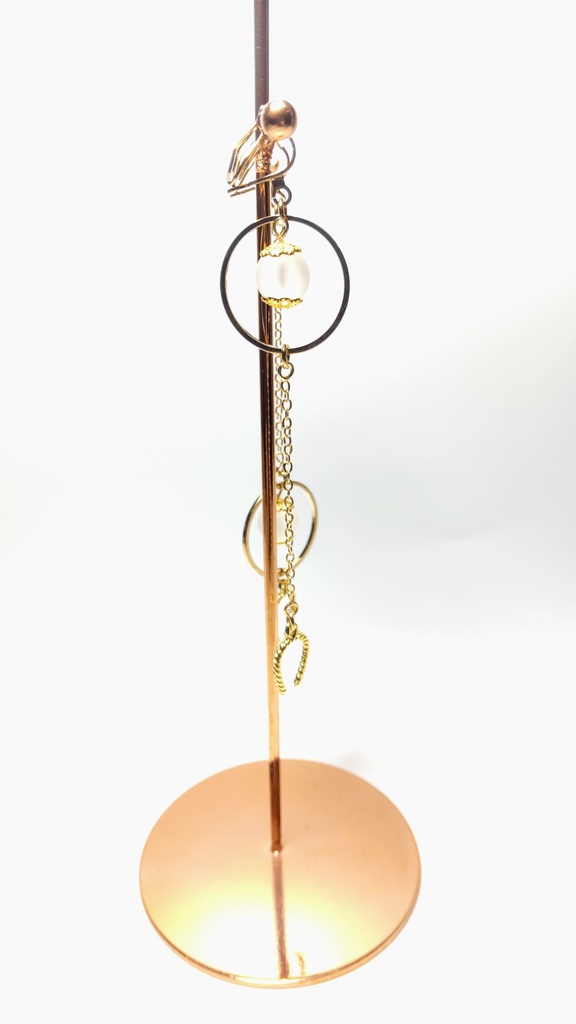 【非公式】サラブレッドイメージピアス/イヤリング【ハンドメイド】