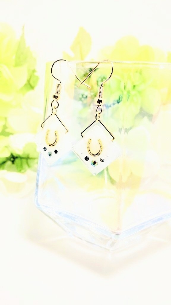 【オリジナル】馬イメージピアス/イヤリング【ハンドメイド】