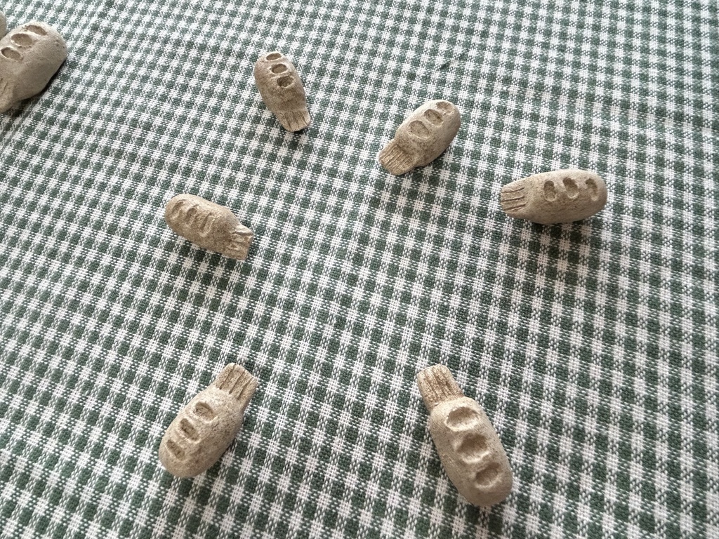 【置き物】小さいパンみたいないきもの