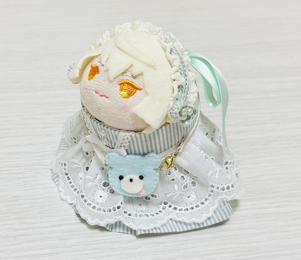 エプロンドレスとヘッドドレスとくまちゃんぽっしぇのセット