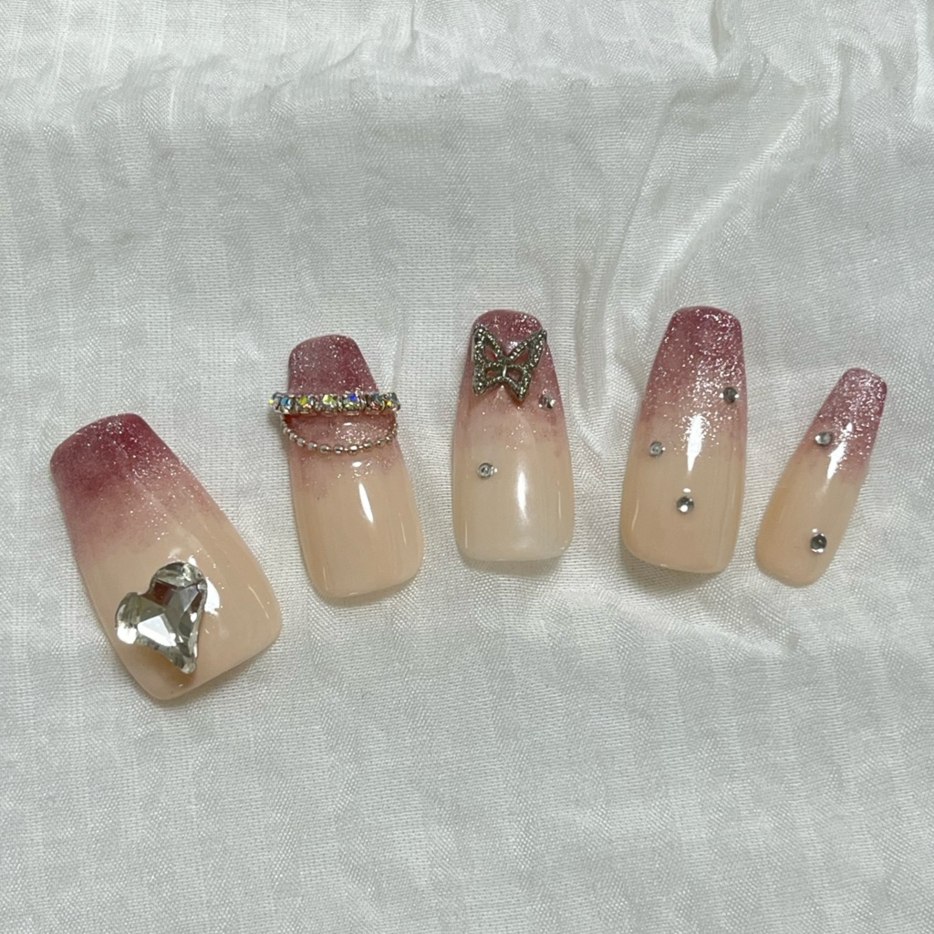 ピンクネイルチップ