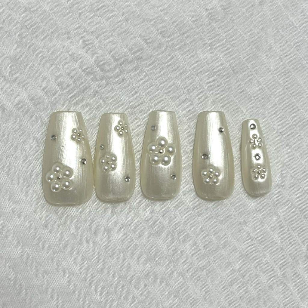 ホワイトネイルチップ