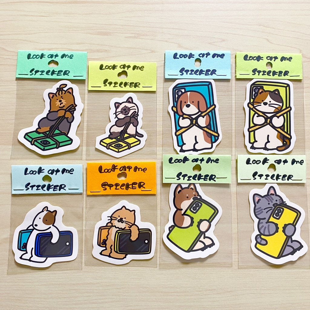 look at me.ステッカー