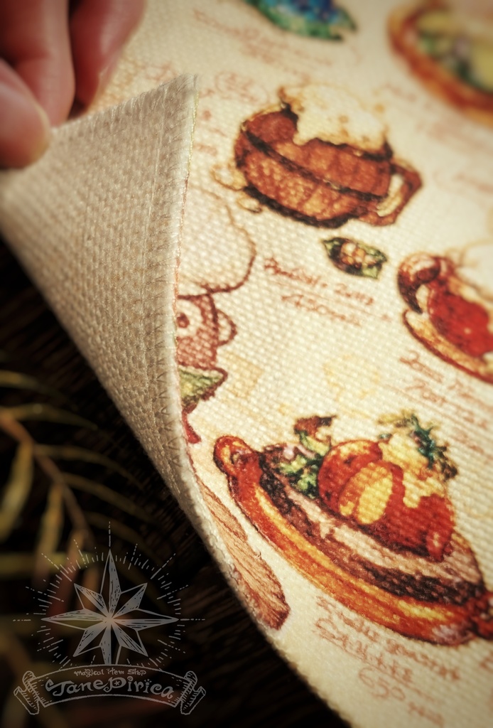 あなぐら亭のメニュークロス