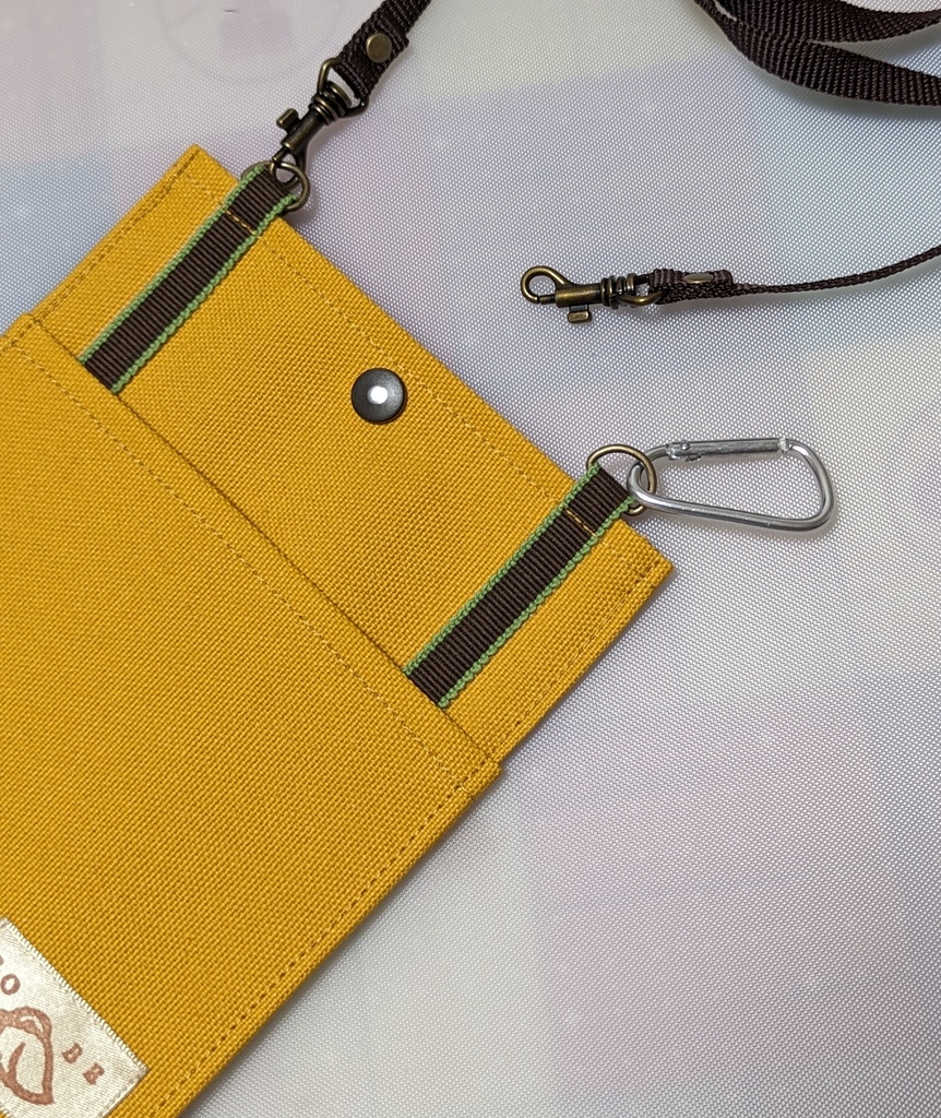 【売上金20%寄付つき】肩掛けスマホポーチ(11月下旬まで販売予定)