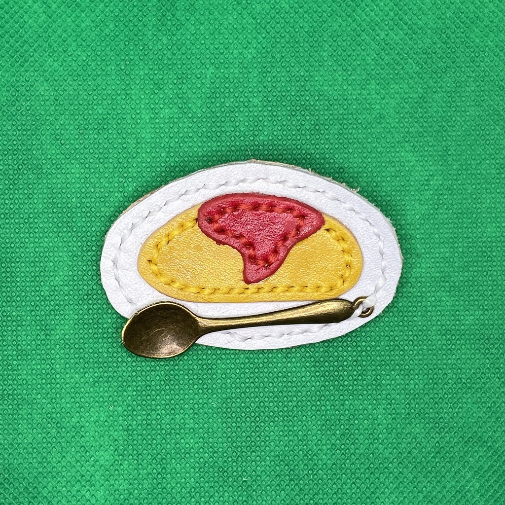 はせの絶品オムライス （ブローチ・キーホルダー）