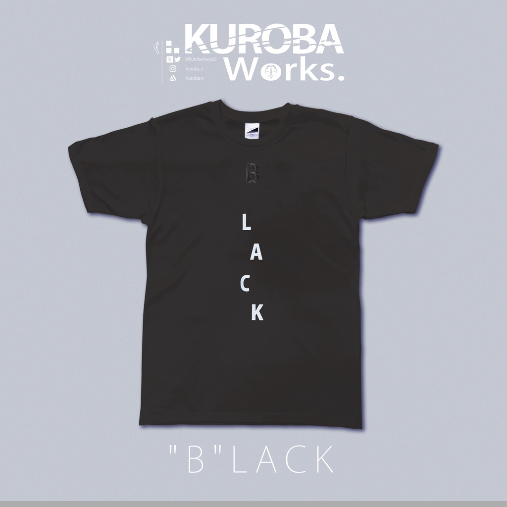 「B}lack T-shirt