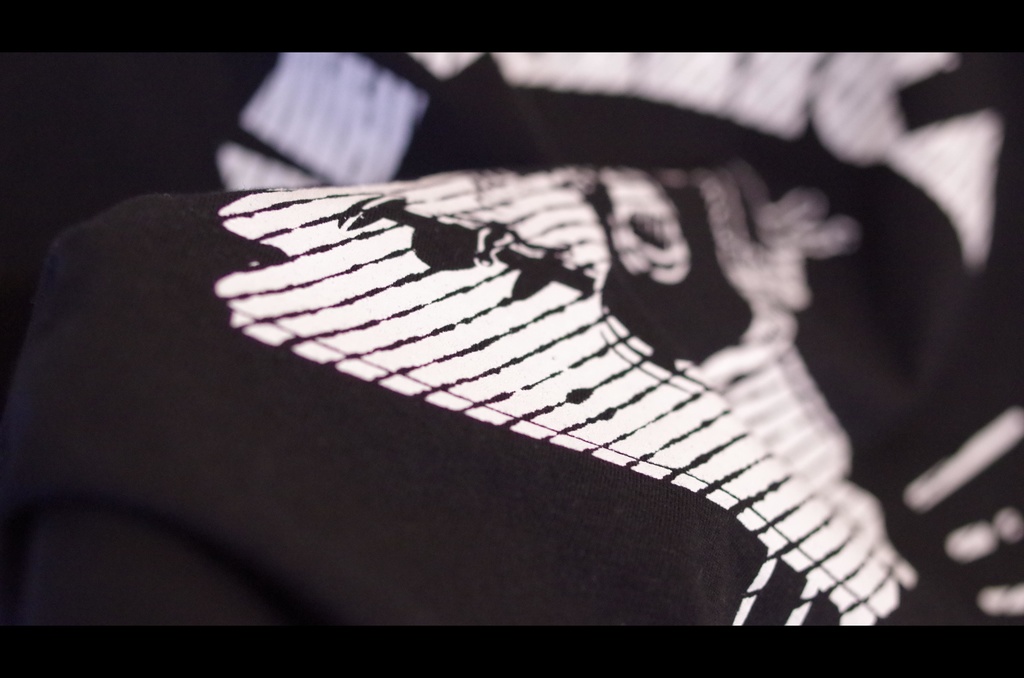 奇妙な冒険 第5部 メタリカモチーフTシャツ