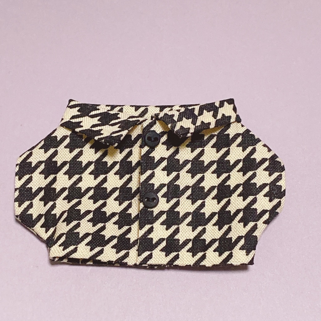 ボタン付き柄シャツ