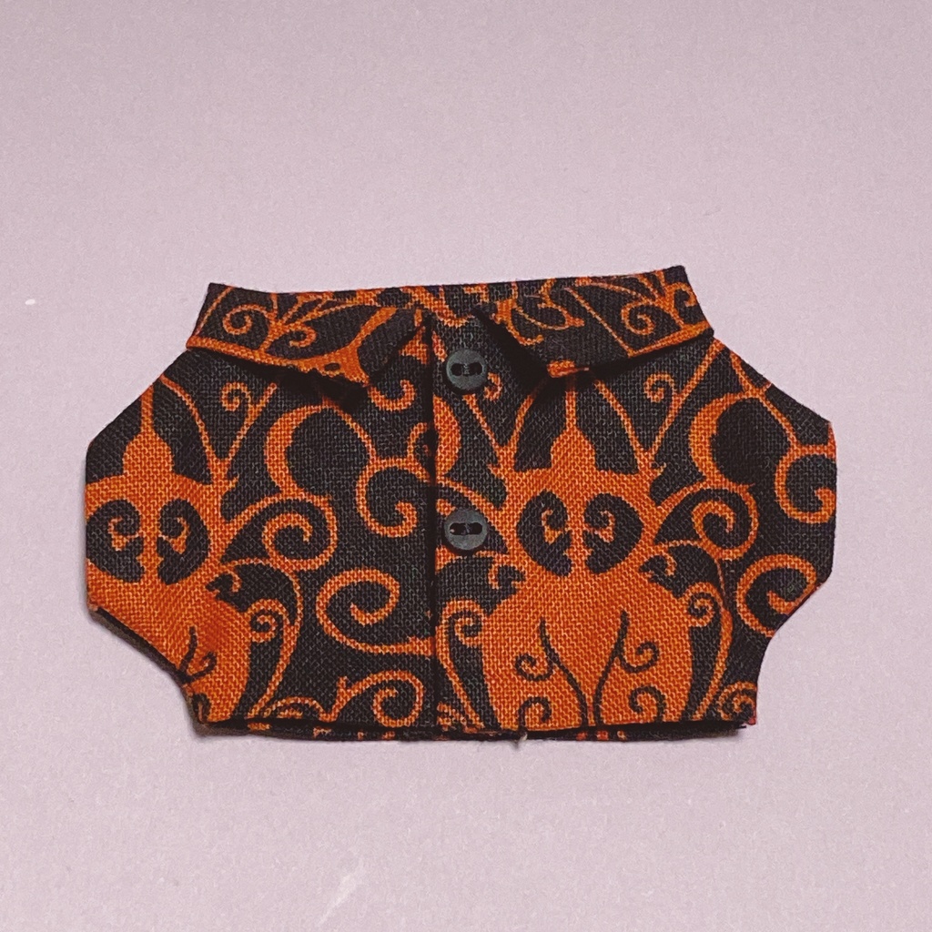 ボタン付き柄シャツ