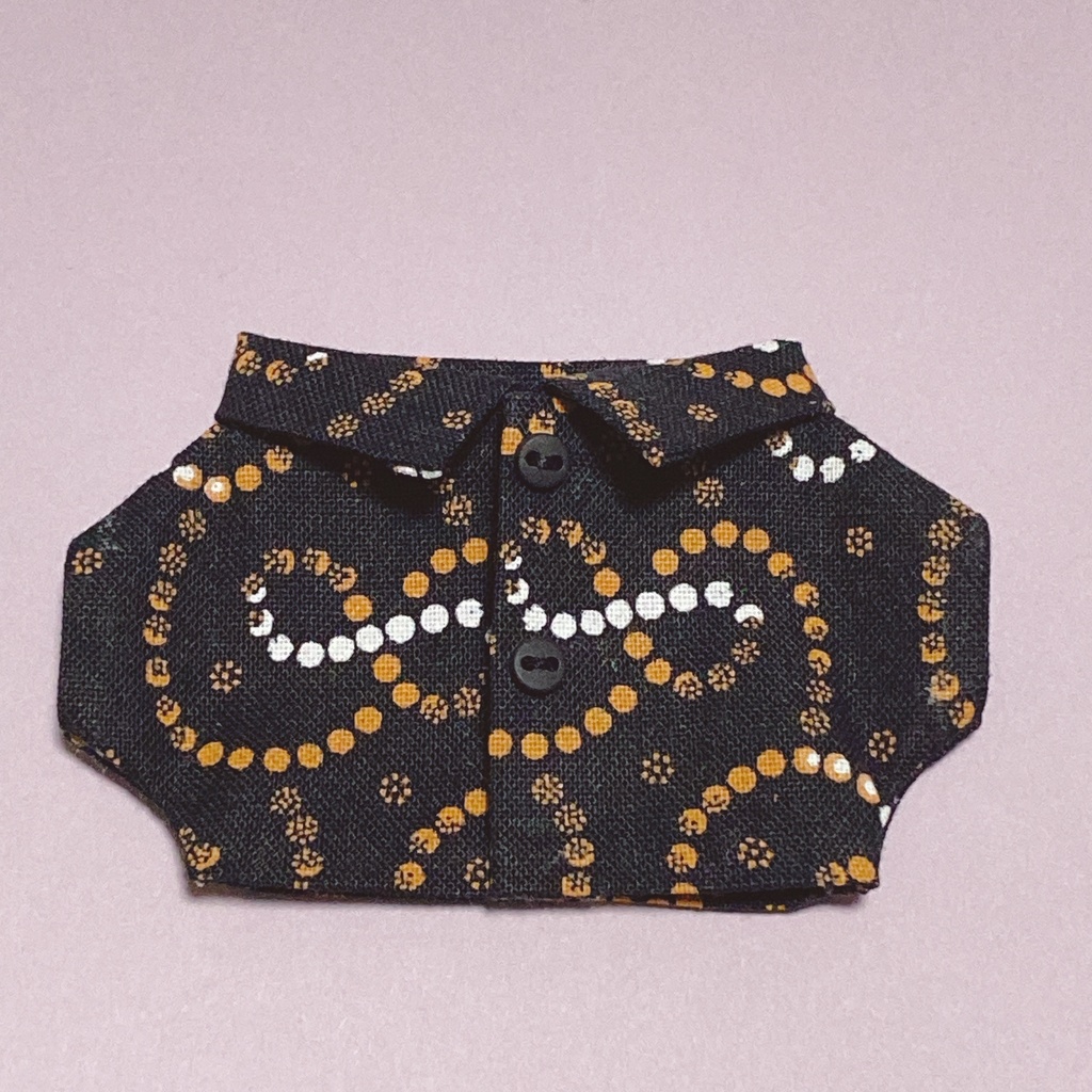 ボタン付き柄シャツ