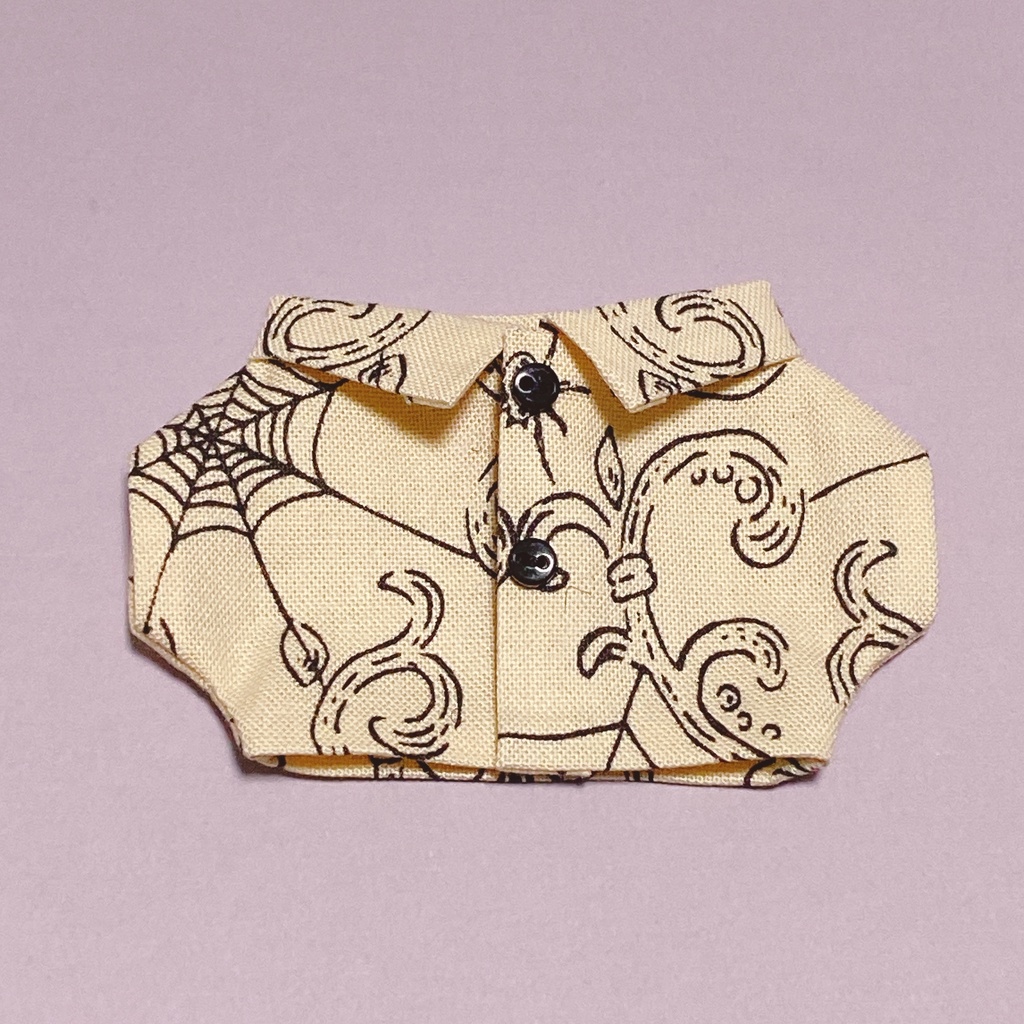 ボタン付き柄シャツ