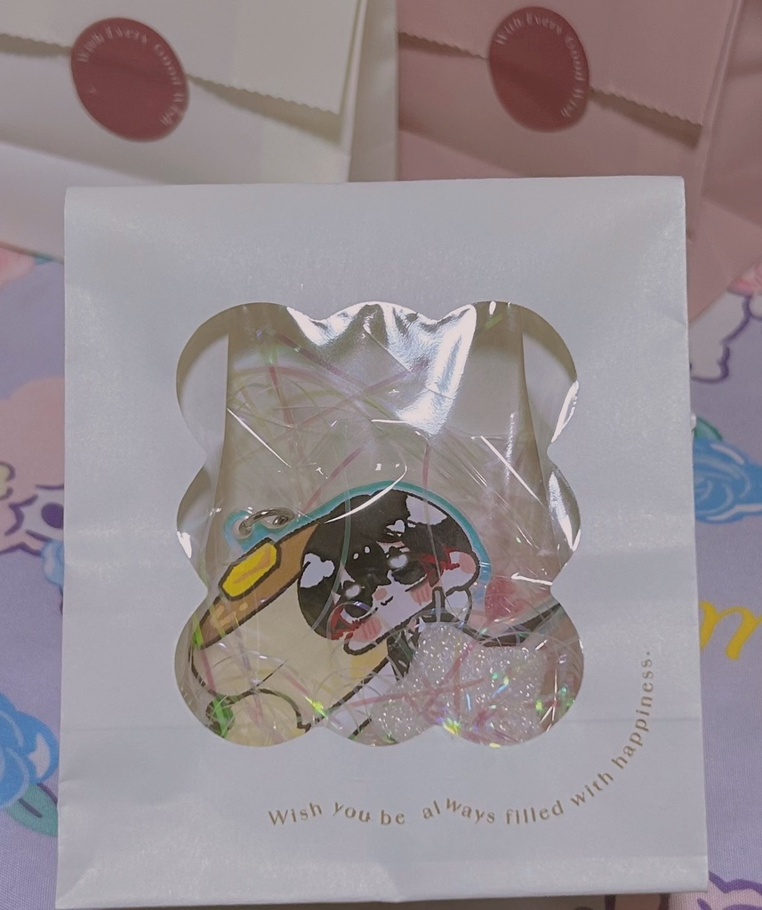 もぐもぐオーロラアクキー♡イサン