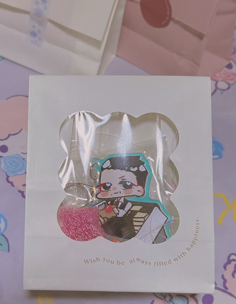 もぐもぐオーロラアクキー♡ムルソー