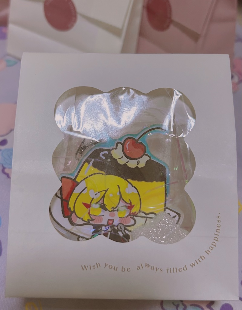 もぐもぐオーロラアクキー♡シンクレア