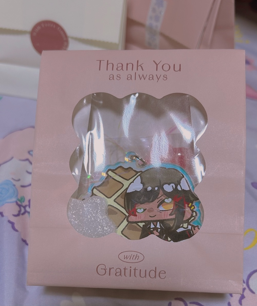 もぐもぐオーロラアクキー♡ウーティス