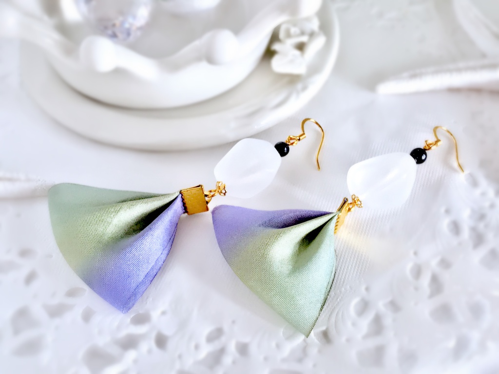 大ぶりシルクリボンタッセル ピアス イヤリング