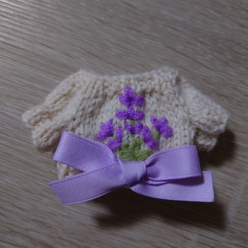 花刺繍のカーディガン🌼