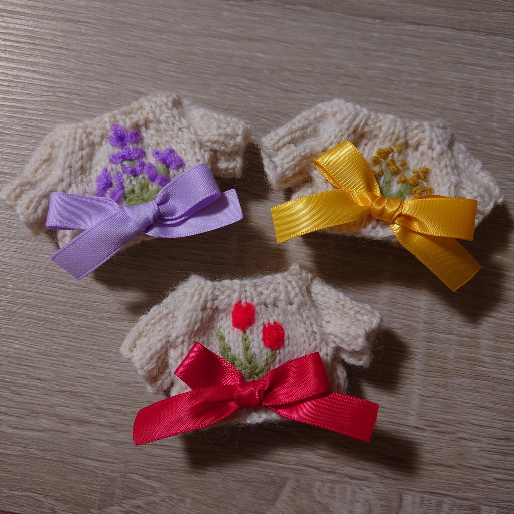 花刺繍のカーディガン🌼