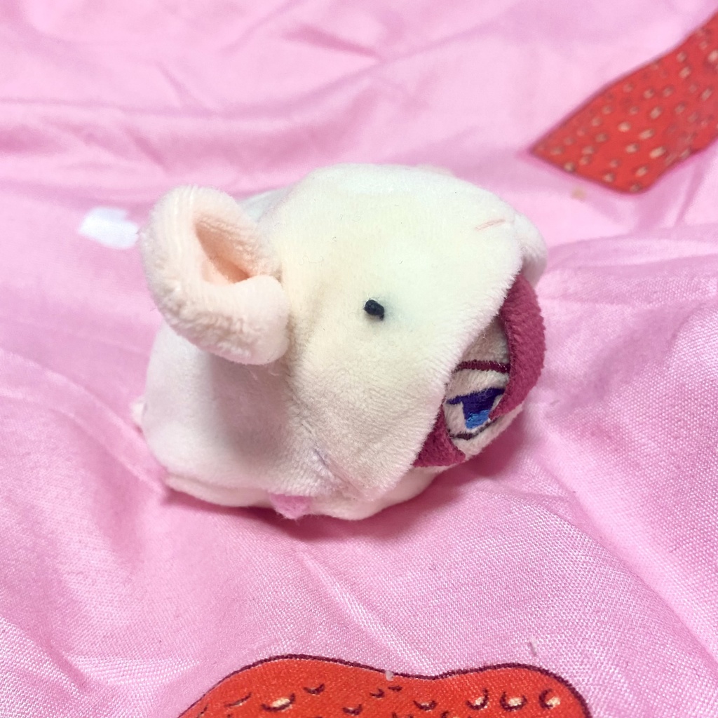 はむすたに食べられてる着ぐるみ